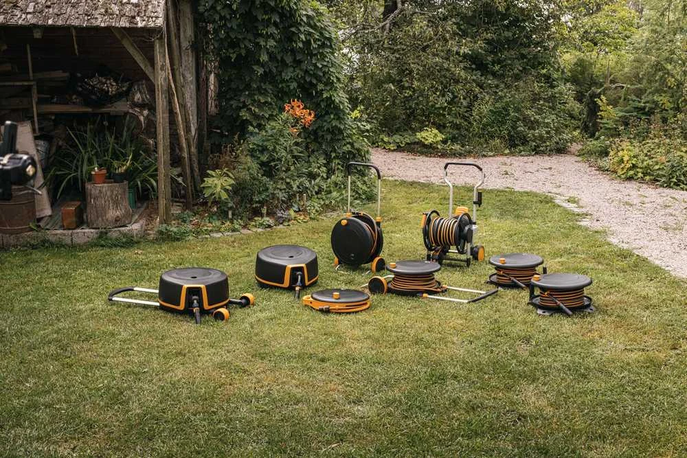 Fiskars Laistymo ritė M su žarna (1/2") 20m