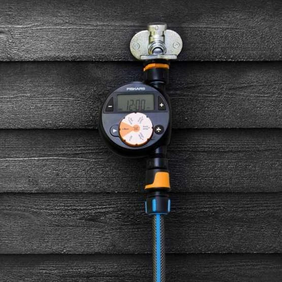 Fiskars Laistymo laikmatis su vienu išėjimu (2xAA baterijos neįeina)