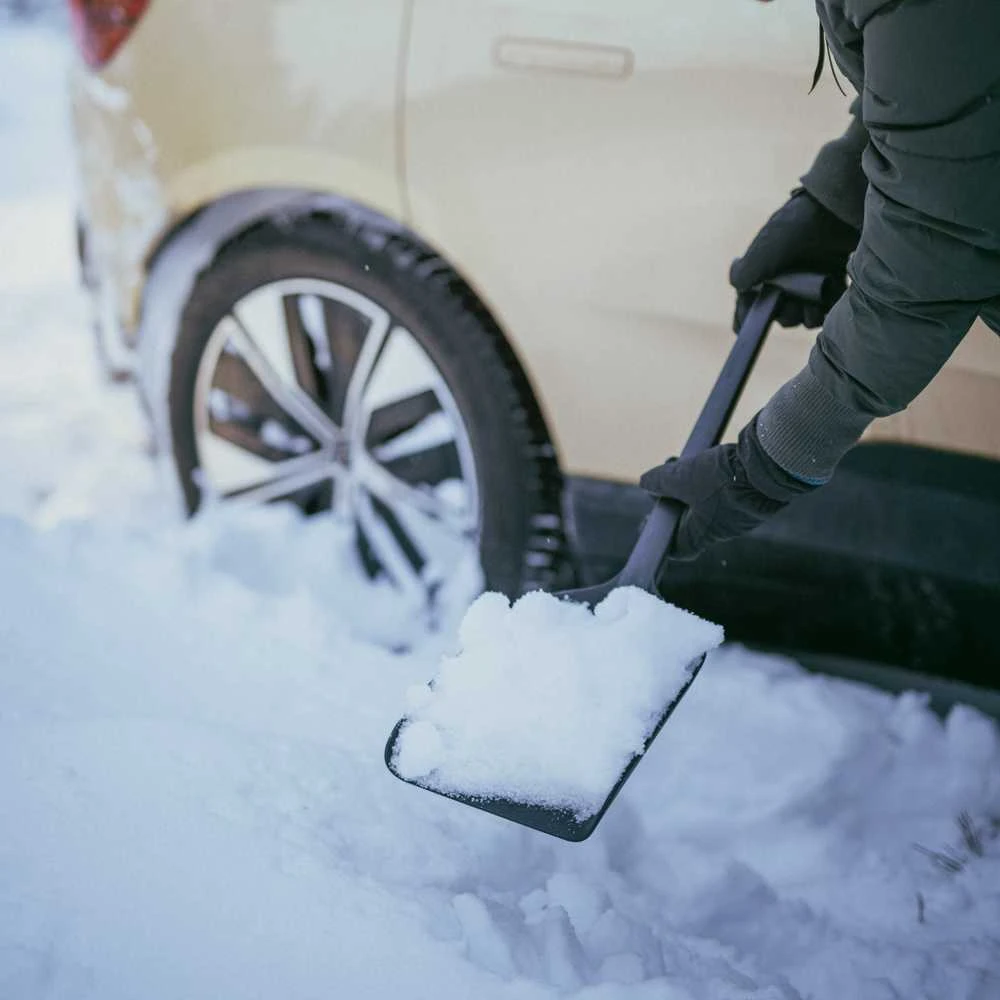 Fiskars sniego kastuvas automobiliui Solid, juodas