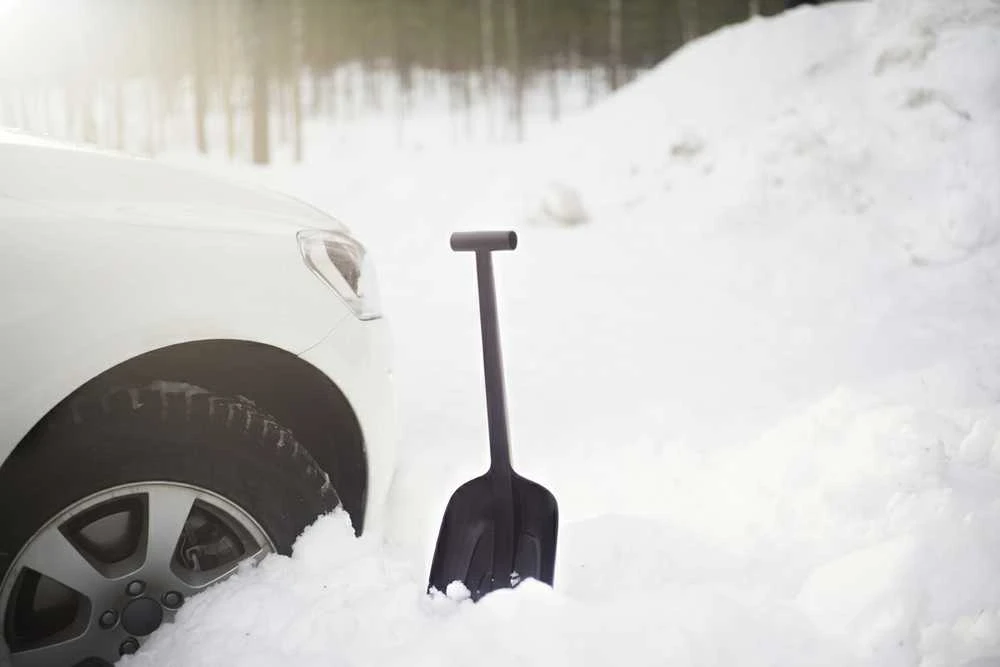 Fiskars sniego kastuvas automobiliui Solid, juodas