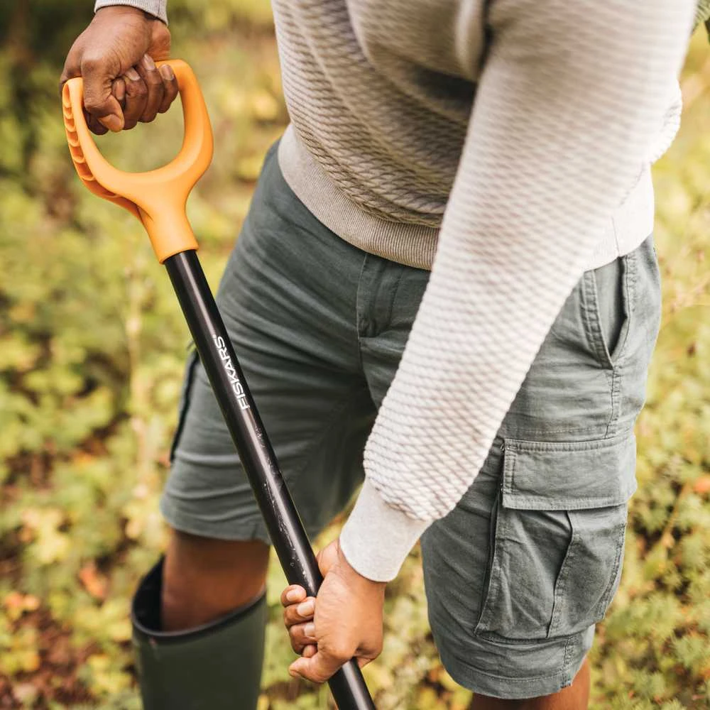 Aštrus kastuvas Fiskars Solid
