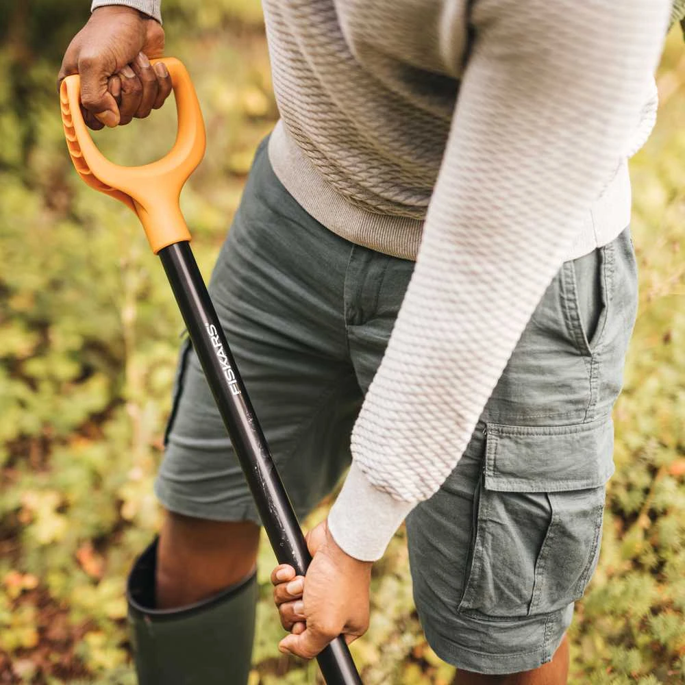 Fiskars Solid kastuvas tiesia briauna 131403
