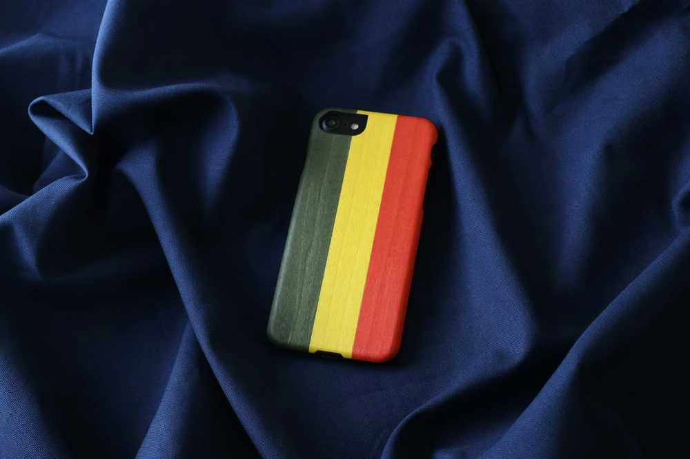 Dėklas MAN&WOOD case for iPhone 7/8 reggae juodas