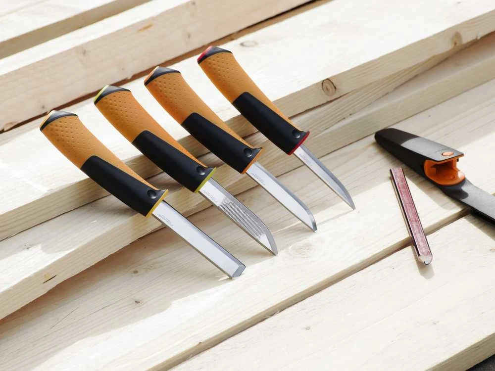 Fiskars Amatininko peilis 1023620
