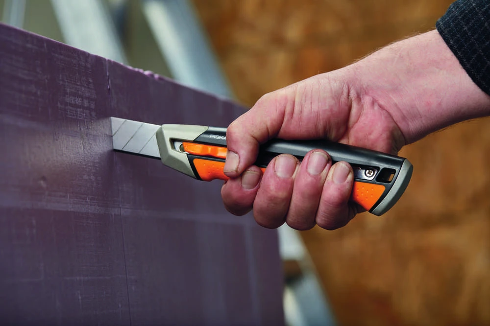 Fiskars CarbonMax peilis laužomais ašmenimis 25mm