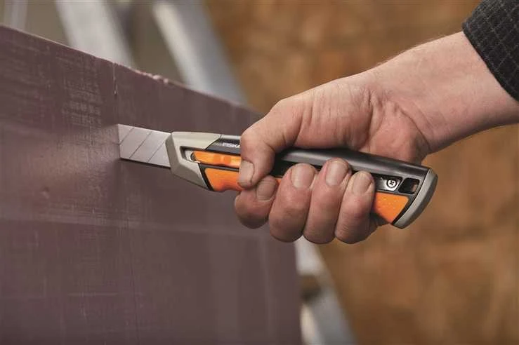 Fiskars CarbonMax peilis laužomais ašmenimis 25mm