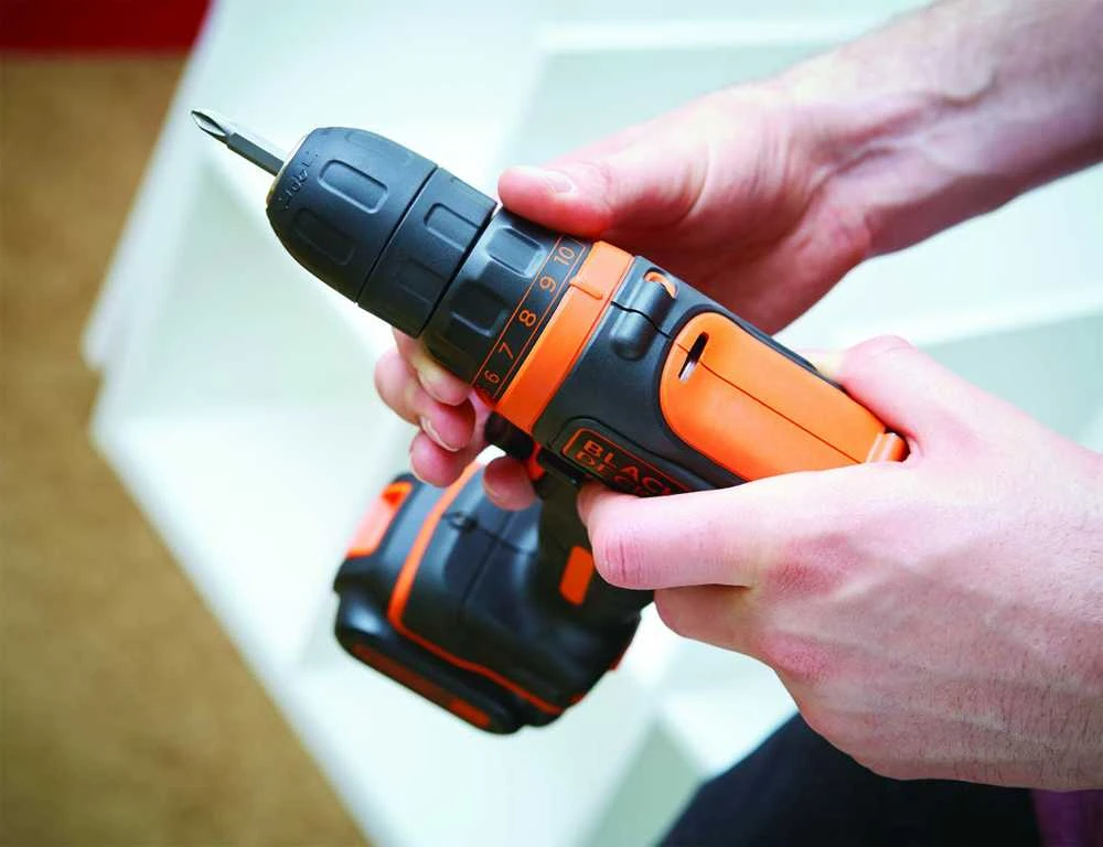 Akumuliatorinis suktuvas-gręžtuvas Black & Decker BDCDD12-QW 12V 1,5Ah