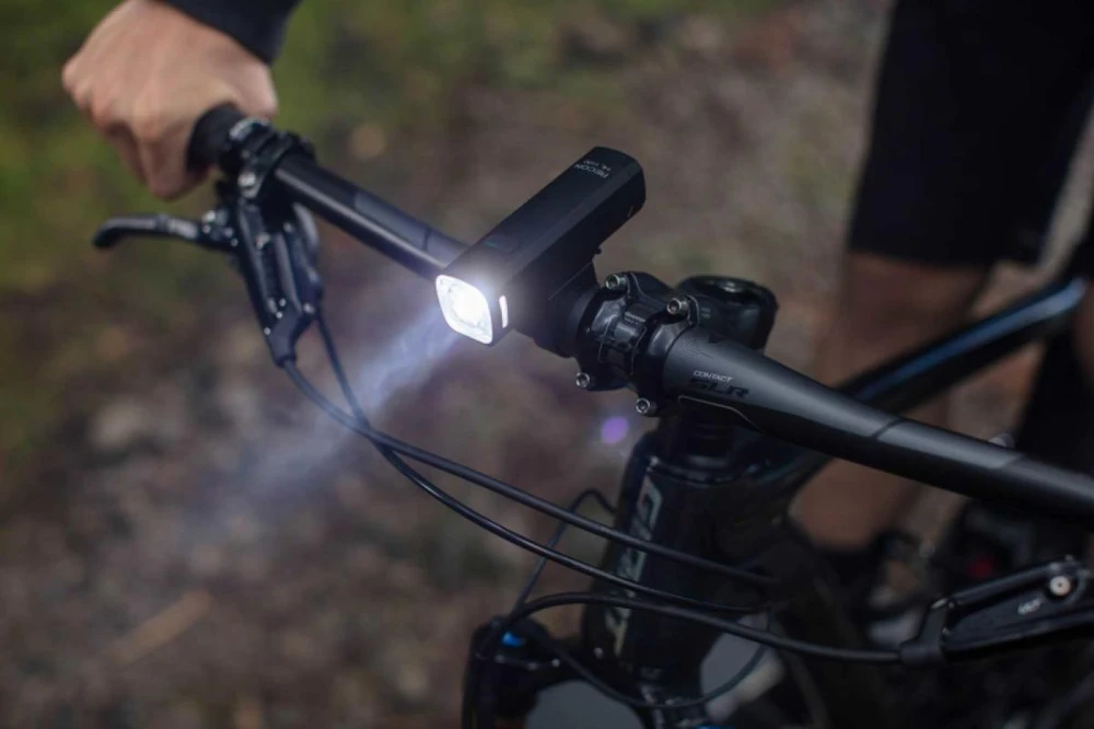 Dviračio priekinis žibintas Giant Recon HL 1100
