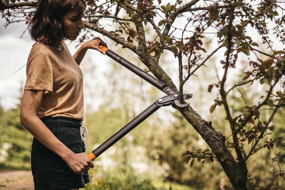 Fiskars Žirklės sodo prasilenkiančiais kablio formos ašmenimis (L78) (1000584)
