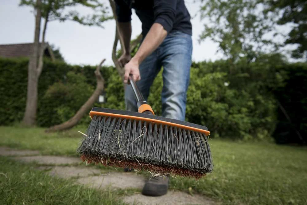 Fiskars QuikFit kiemo šepetys 1001417