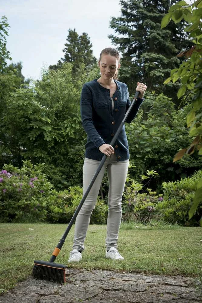 Fiskars QuikFit kiemo šepetys 1001417