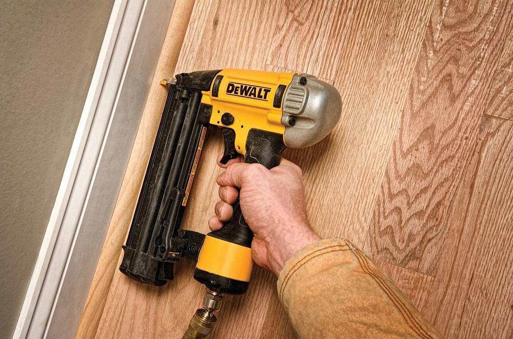 Pneumatinė viniakalė Dewalt DPN1850PP-XJ