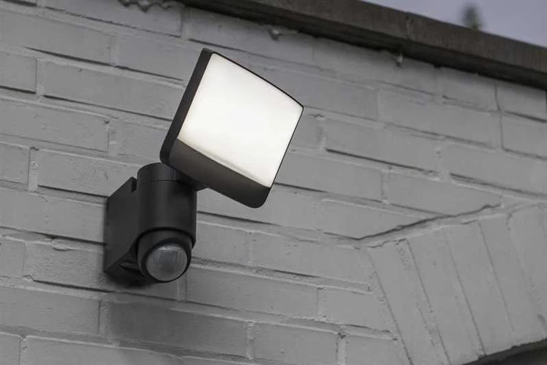 Lutec Prožektorius LED su judesio davikliu 7.5W 500LM IP54 1500mAh