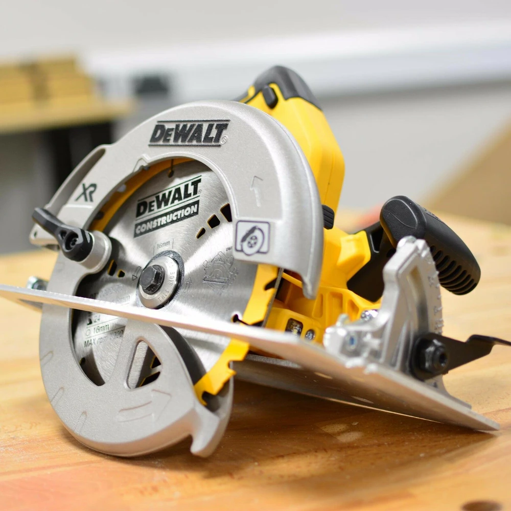 DeWALT diskinis pjūklas DCS570N be akumuliatoriaus ir kroviklio