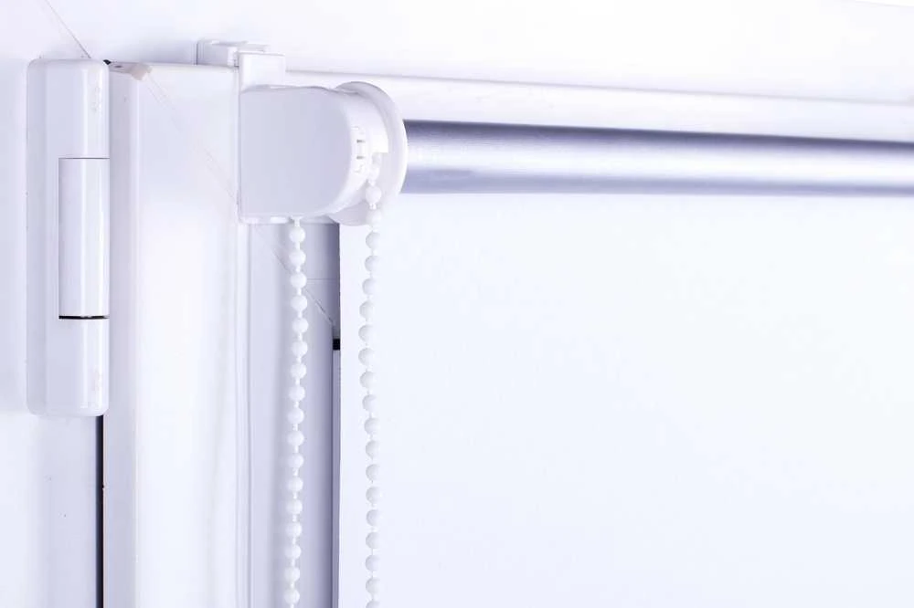 Domoletti ROLLER BLIND MINI B/O 051 73X240 Baltas