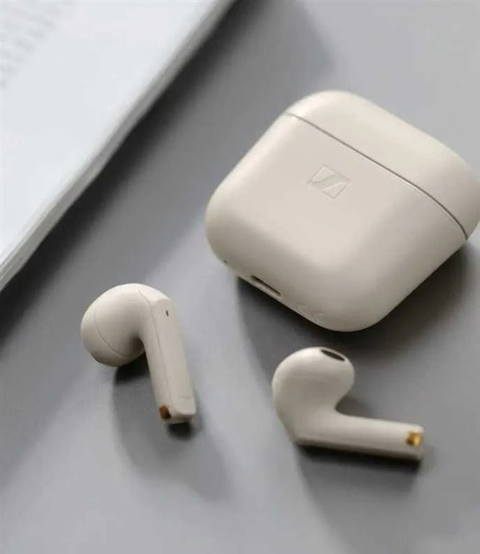 Belaidės ausinės Sennheiser Accentum Open, kreminė