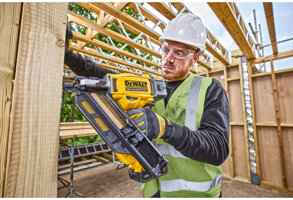 Viniakalė DeWalt DCN930N-XJ; 18 V (be akumuliatoriaus ir pakrovėjo)