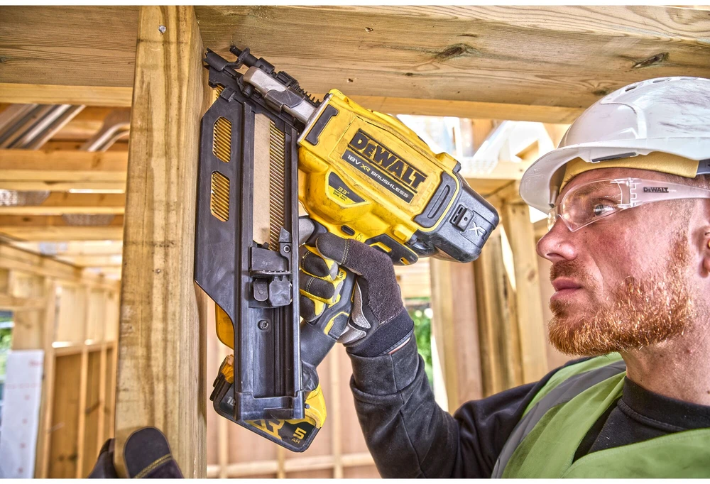 Viniakalė DeWalt DCN930N-XJ; 18 V (be akumuliatoriaus ir pakrovėjo)