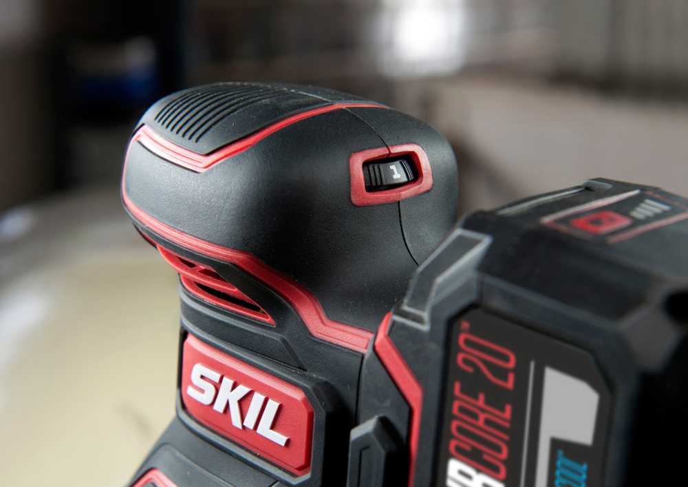 Skil Red Ekscentrinis šlifuoklis Skil 3750FA; 20 V (be akumuliatoriaus ir pakrovėjo)