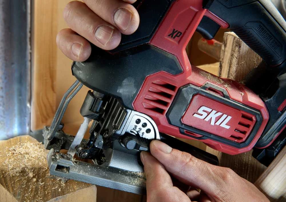 Skil 3430 siaurapjūklis: švytavimo nustatymų reguliavimas