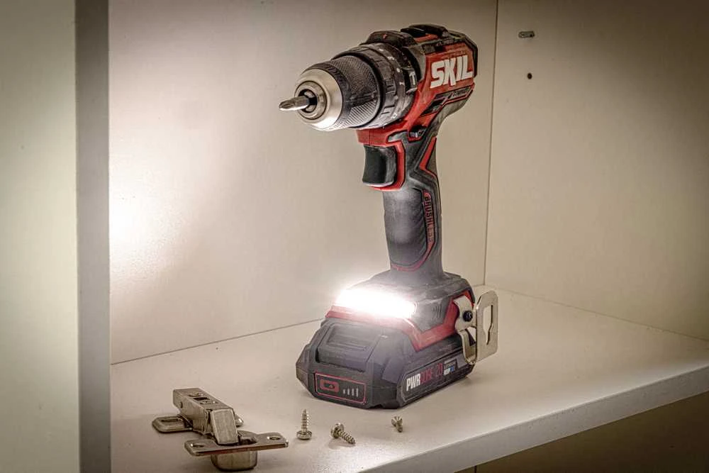Skil 3075 CA suktuvas su įjungtu darbiniu LED apšvietimu