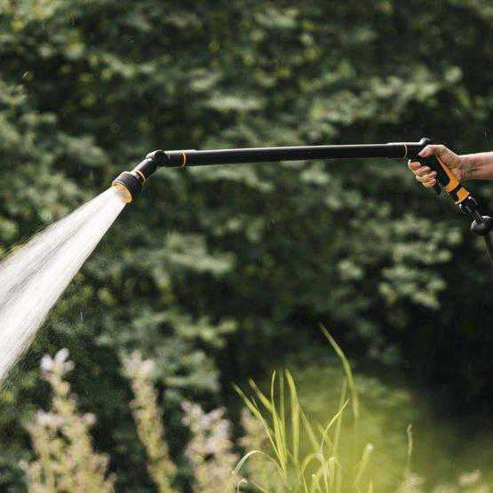 Fiskars „Comfort“ 3 funkcijų laistymo lazdelė, su valdymu priekyje