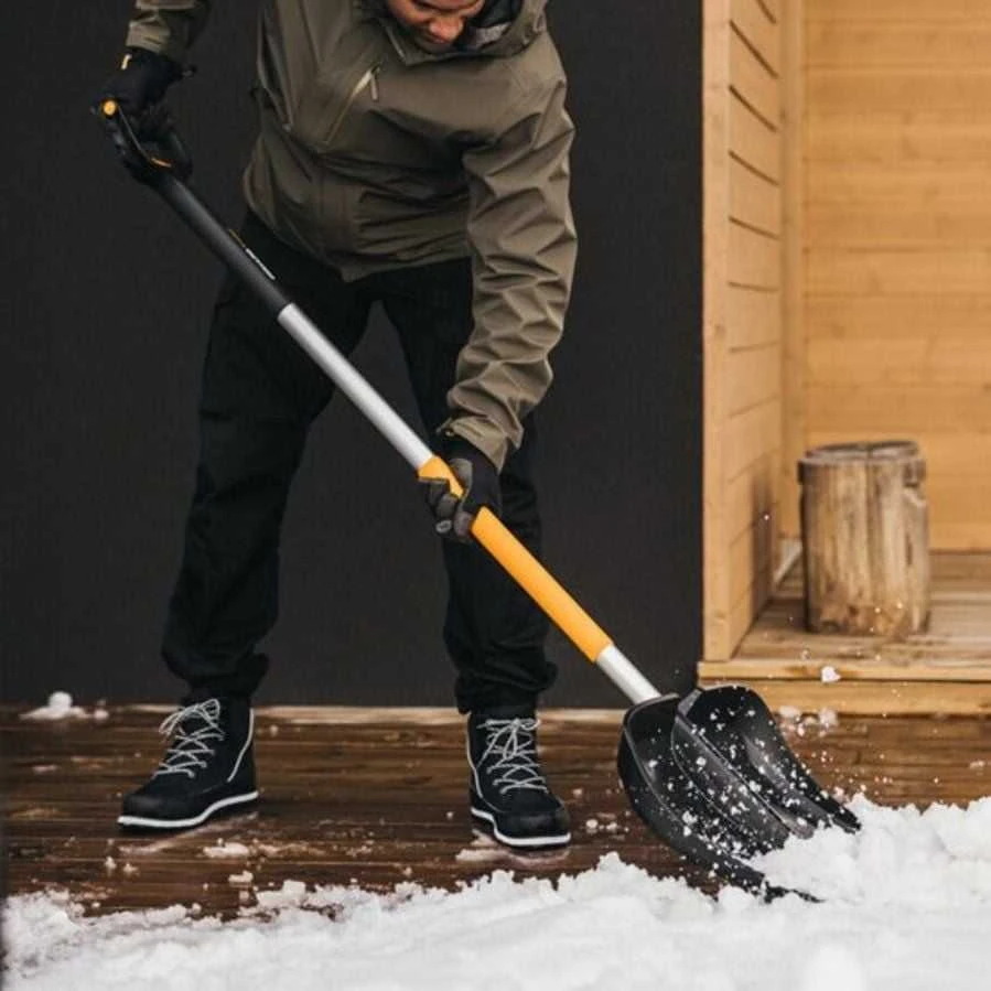 Fiskars X-series teleskopinis stūmiklis sniegui