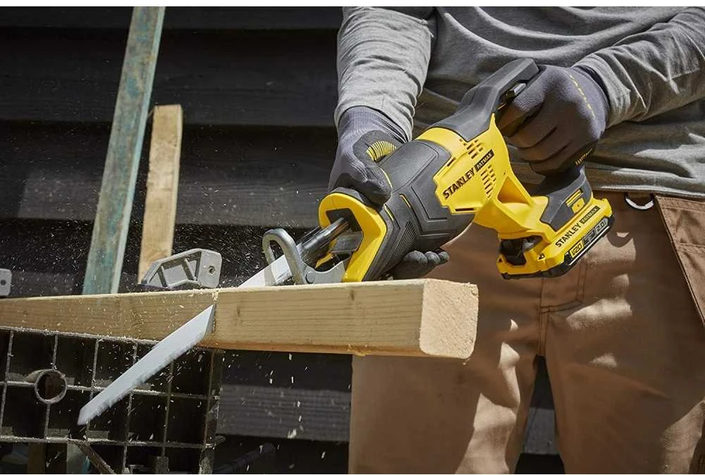 Stanley tiesinis pjūklas 18V V20 SFMCS300B be akumuliatoriaus ir kroviklio