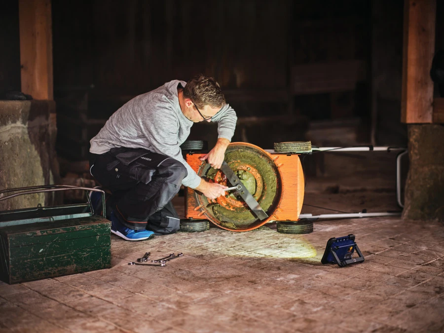 Šviestuvas su integruota ličio jonų baterija THE PORTABLE, 1000 Lm., RAPID