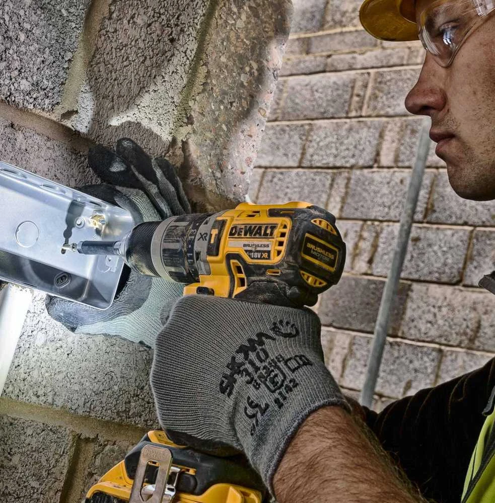 DEWALT smūginis gręžtuvas suktuvas DCD796P2, 70Nm, 2x5.0Ah