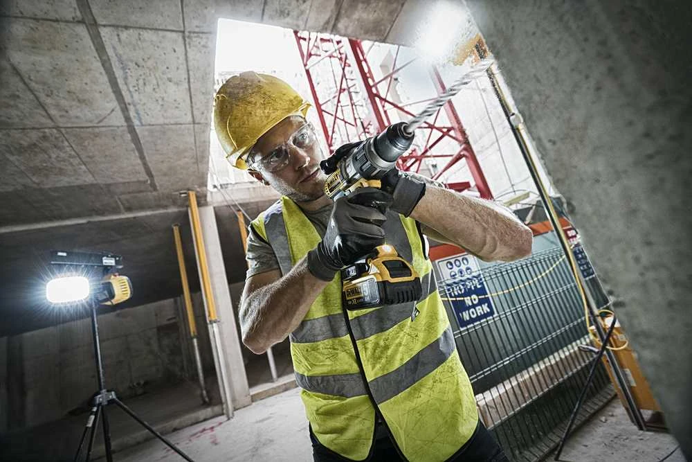 Smūginis suktuvas - gręžtuvas DeWalt DCD996NT-XJ be akumuliatoriaus ir kroviklio