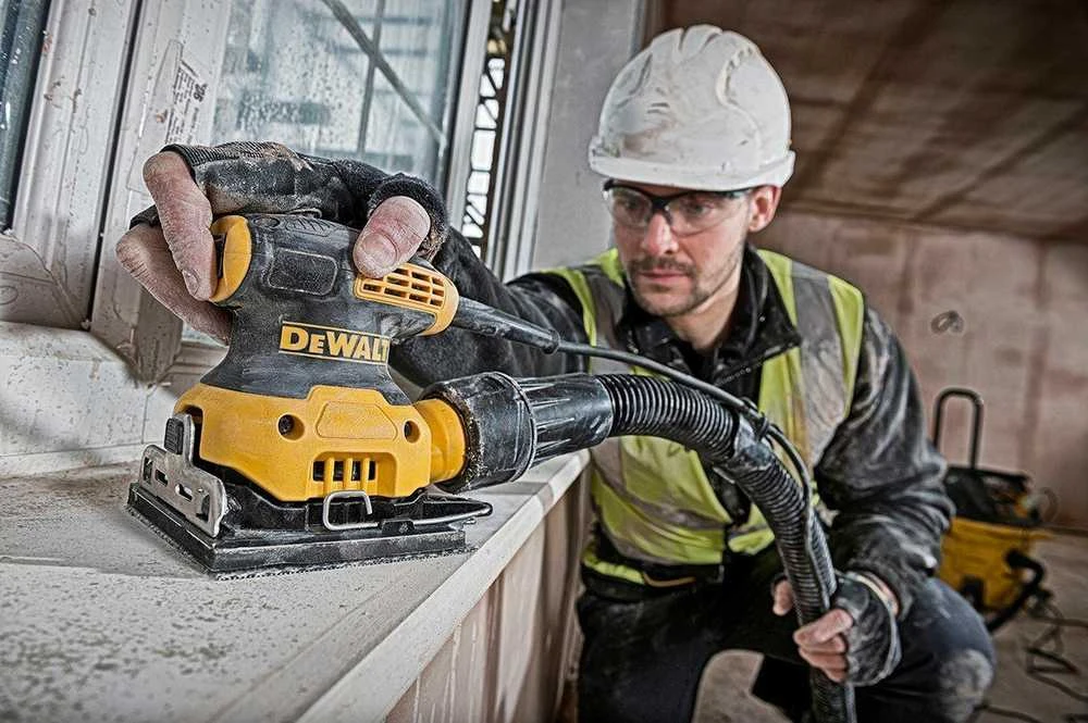 Elektrinis vibracinis šlifuoklis Dewalt DWE6411-QS