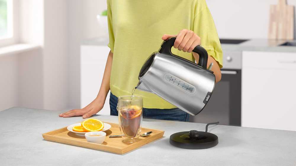 Virdulys Elektriskā tējkanna Braun PurShine WK1500BK, 1.7 l, sudraba/melna