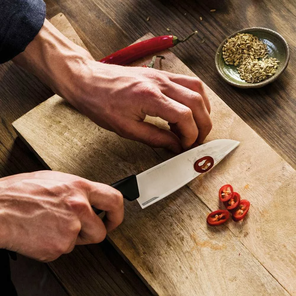 Fiskars Hard Edge mažas virėjo peilis 1051749