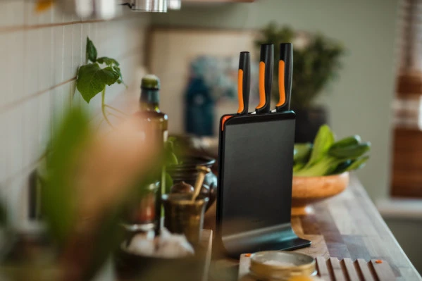 Virtuvinių peilių komplektas Fiskars Functional Form Plastic Peilis Set, 4 vnt.