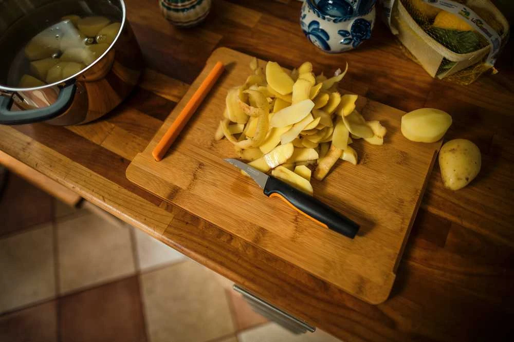 Fiskars Functional Form skutimo peilis lenkta geležtė