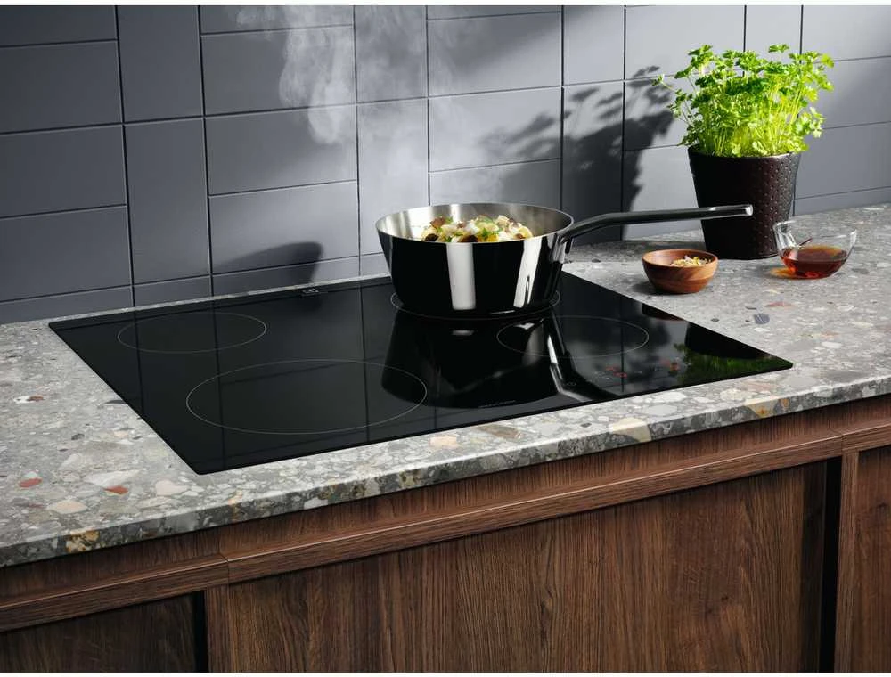 Indukcinė kaitlentė Electrolux 300 serija LIB60424CK