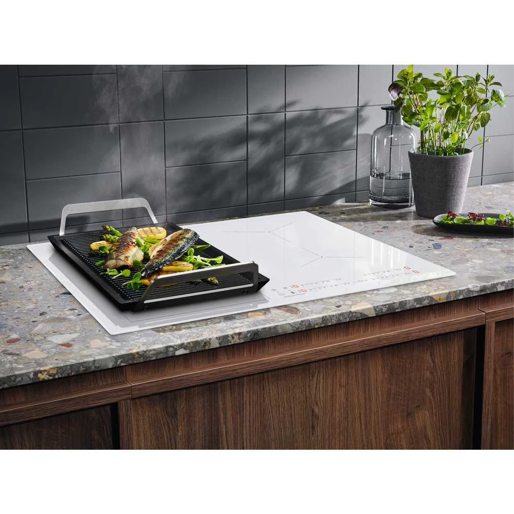 Montuojama indukcinė kaitlentė Electrolux EIV63440BW