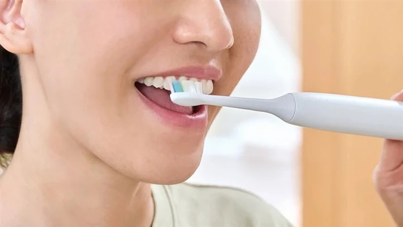 Philips Sonicare Optimal White 4 dalių šepetėlių galvučių pakuotė HX6064/87