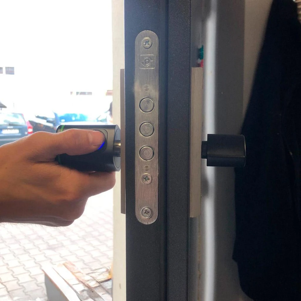 Ikonka Durų spynos pirštų atspaudų cilindras juodas