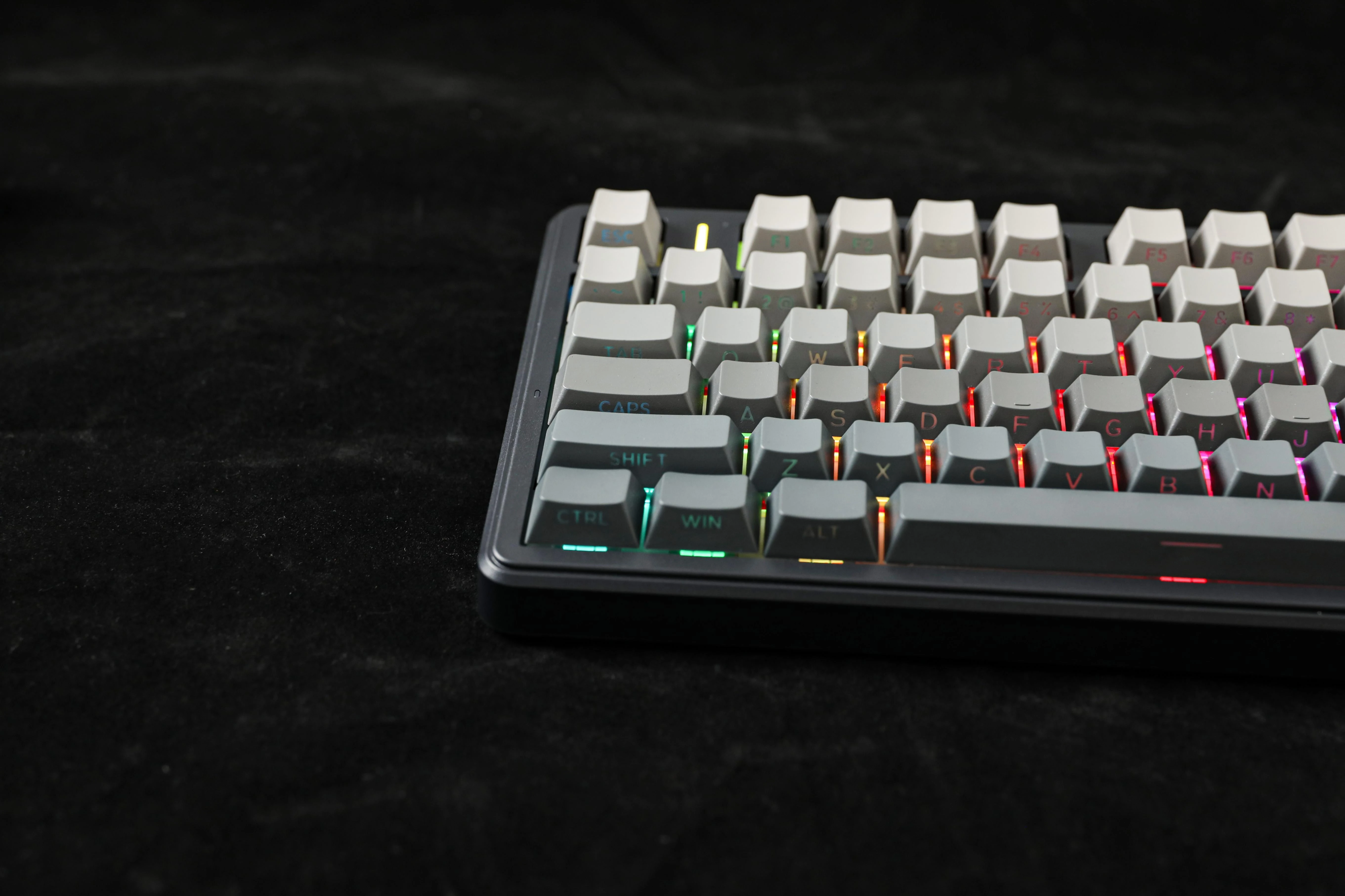 Klaviatūra Aula F99 PRO (Mėlyna) - LEOBOG Nimbus Linear V3 Switches aprašymas - Prekės nuotrauka