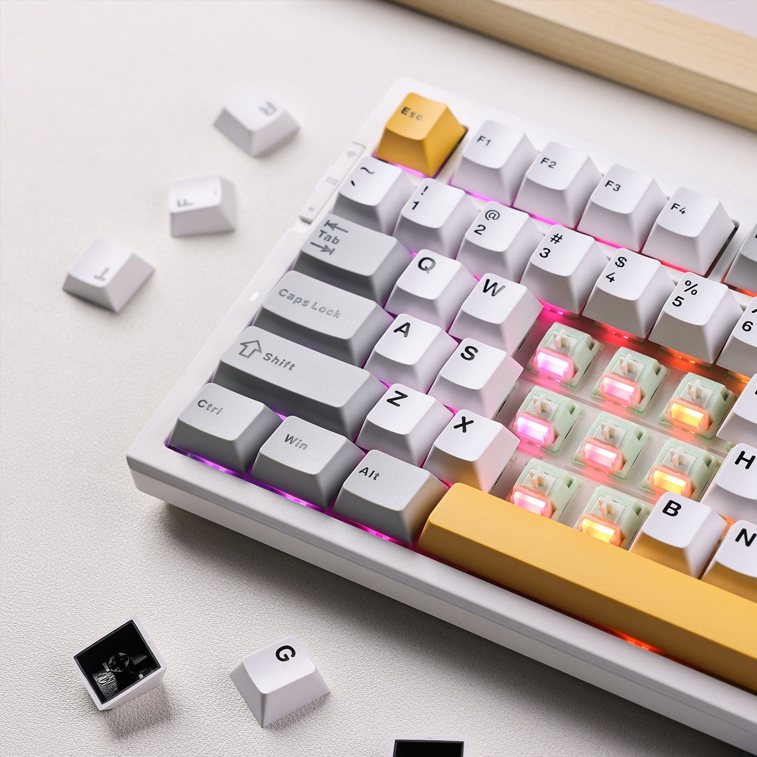 Klaviatūra MCHOSE G75 PRO (Arctic Snow) - Matcha Latte V2 Switches aprašymas - Prekės nuotrauka