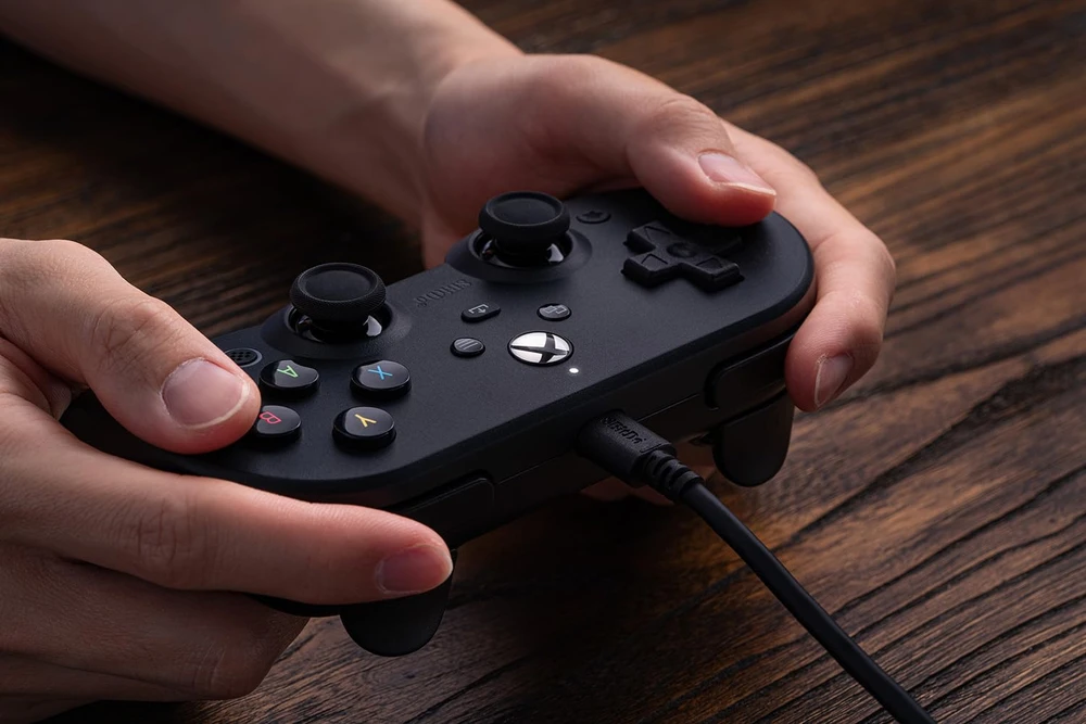 8BitDo - Pro Wired Gamepad 2 - XBOX (Juodas)
