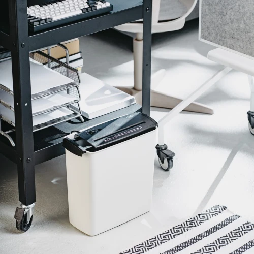 Adler Paper Shredder | AD 1040 | Juodas