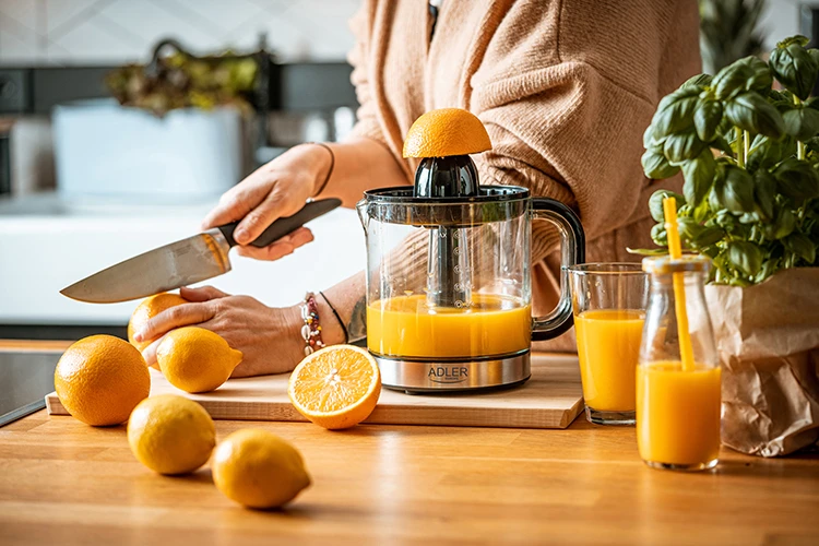 Sulčiaspaudė Adler | Citrus Juicer | AD 4012 | Type Citrus juicer | Juodas | 40 W | Greičių skaičius 1
