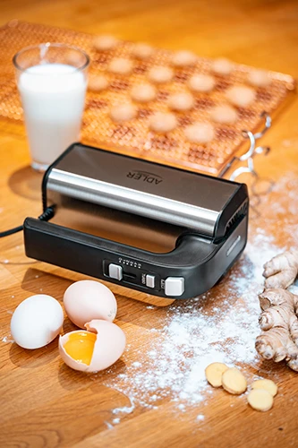 Plakiklis Adler | Hand mixer | AD 4225 | Hand Mixer | 300 W | Greičių skaičius 5 | Turbo mode | Nerūdijantis plienas