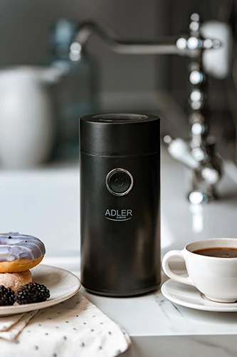 Kavamalė Adler | Kavos malūnėlis | AD4446bs | 150 W | Kavos pupelių talpa 75 g | Dangčio apsauginis jungiklis | Juodas
