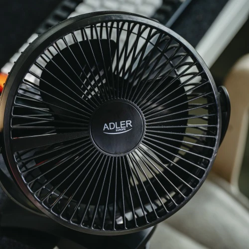Ventiliatorius Adler Rechargeable Clip-on Desk Fan | AD 7342 | Table Fan | 5 W | Diameter 15.5 cm | Greičių skaičius 3 | Oscillation | Juodas