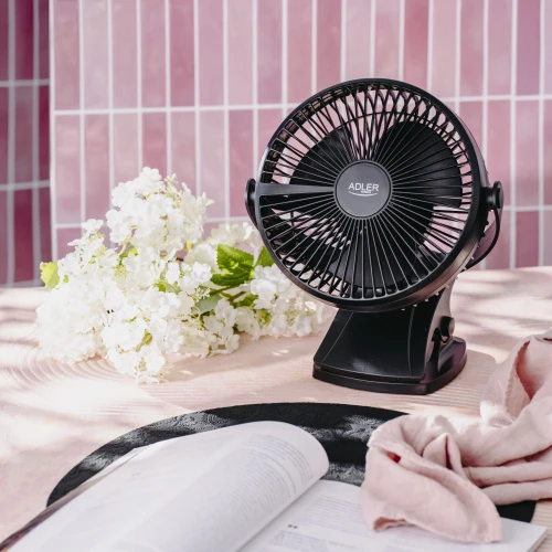 Ventiliatorius Adler Rechargeable Clip-on Desk Fan | AD 7342 | Table Fan | 5 W | Diameter 15.5 cm | Greičių skaičius 3 | Oscillation | Juodas