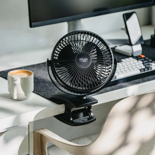Ventiliatorius Adler Rechargeable Clip-on Desk Fan | AD 7342 | Table Fan | 5 W | Diameter 15.5 cm | Greičių skaičius 3 | Oscillation | Juodas